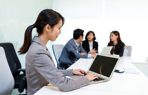 电子商务专业学的特别杂